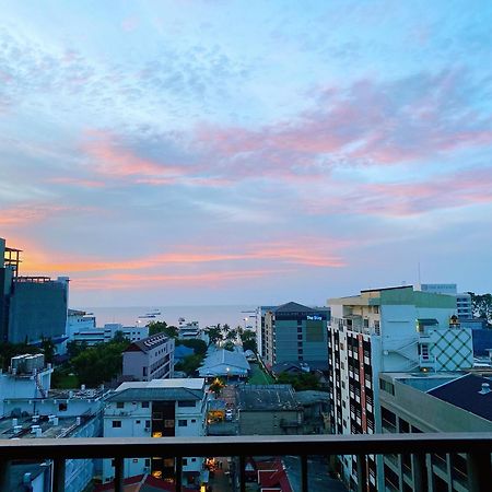 The Base Seaview Holiday Inn Pattaya Δωμάτιο φωτογραφία