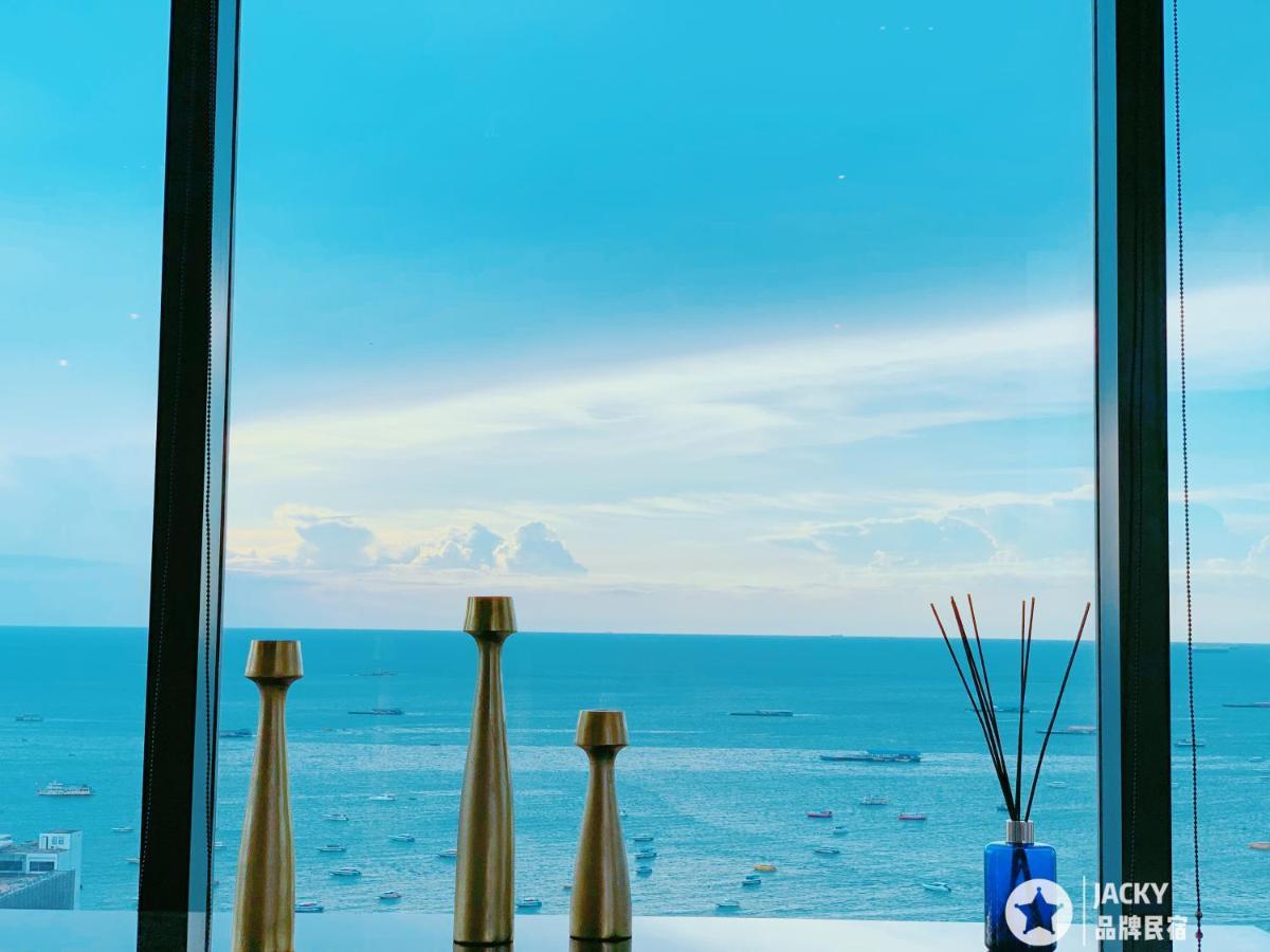 The Base Seaview Holiday Inn Pattaya Εξωτερικό φωτογραφία