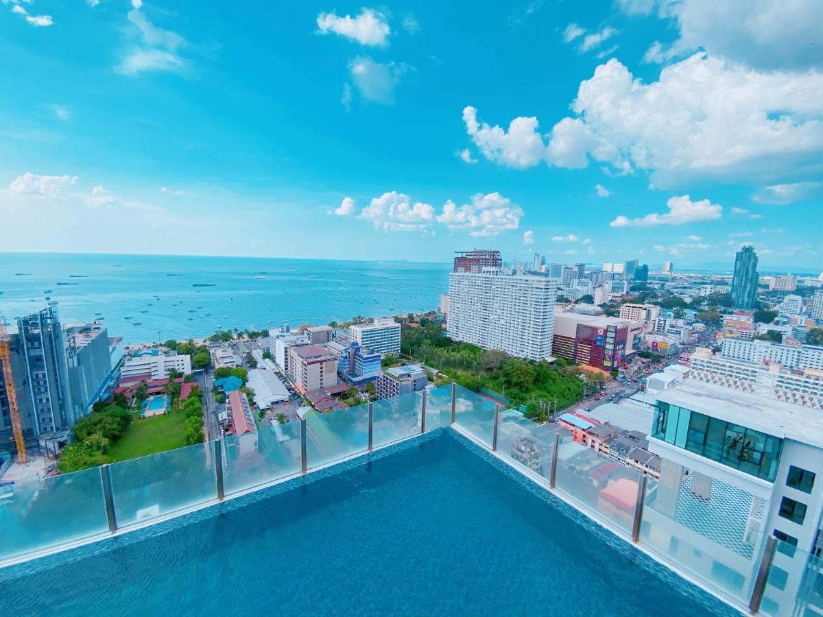The Base Seaview Holiday Inn Pattaya Εξωτερικό φωτογραφία