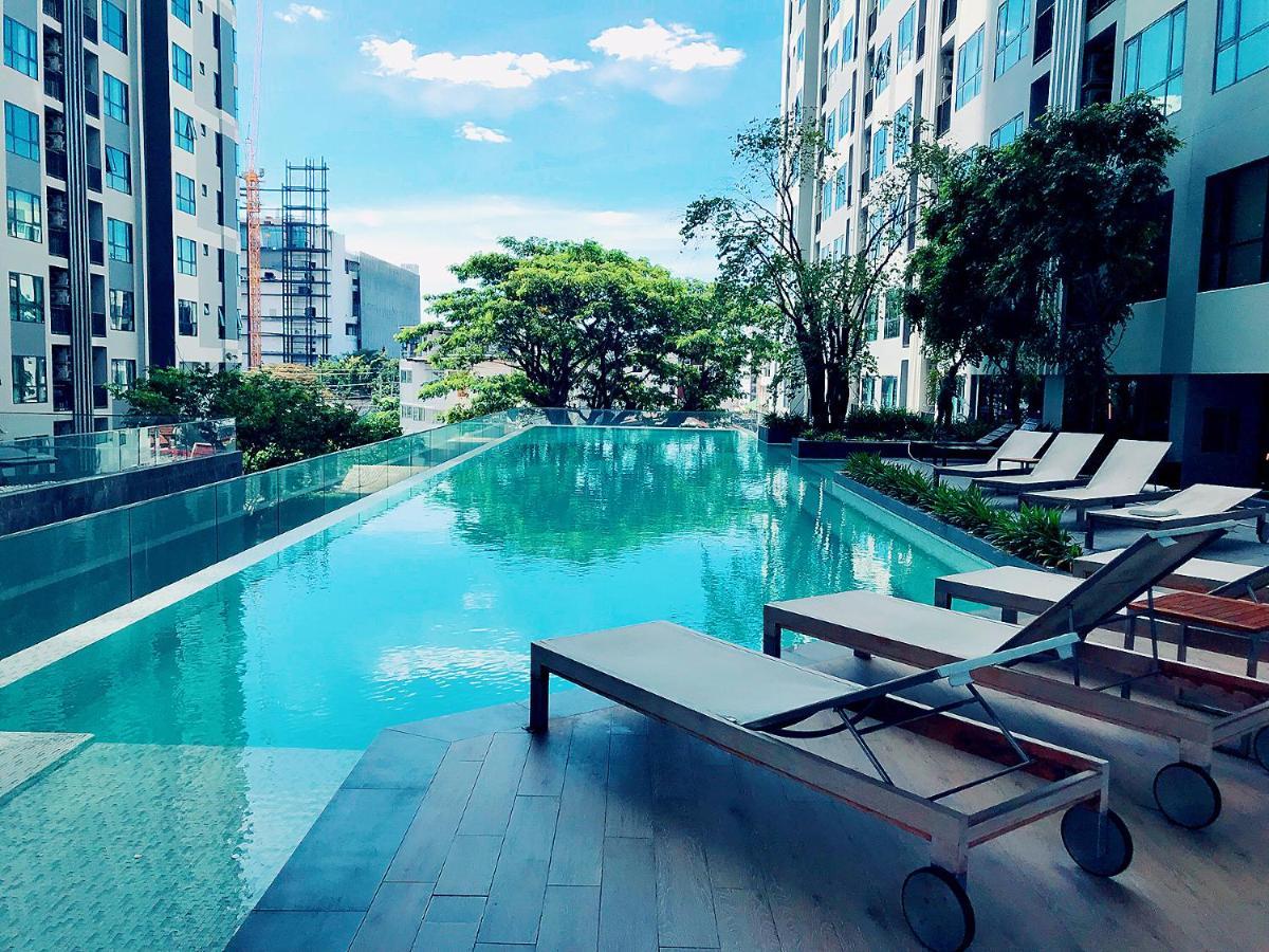 The Base Seaview Holiday Inn Pattaya Εξωτερικό φωτογραφία