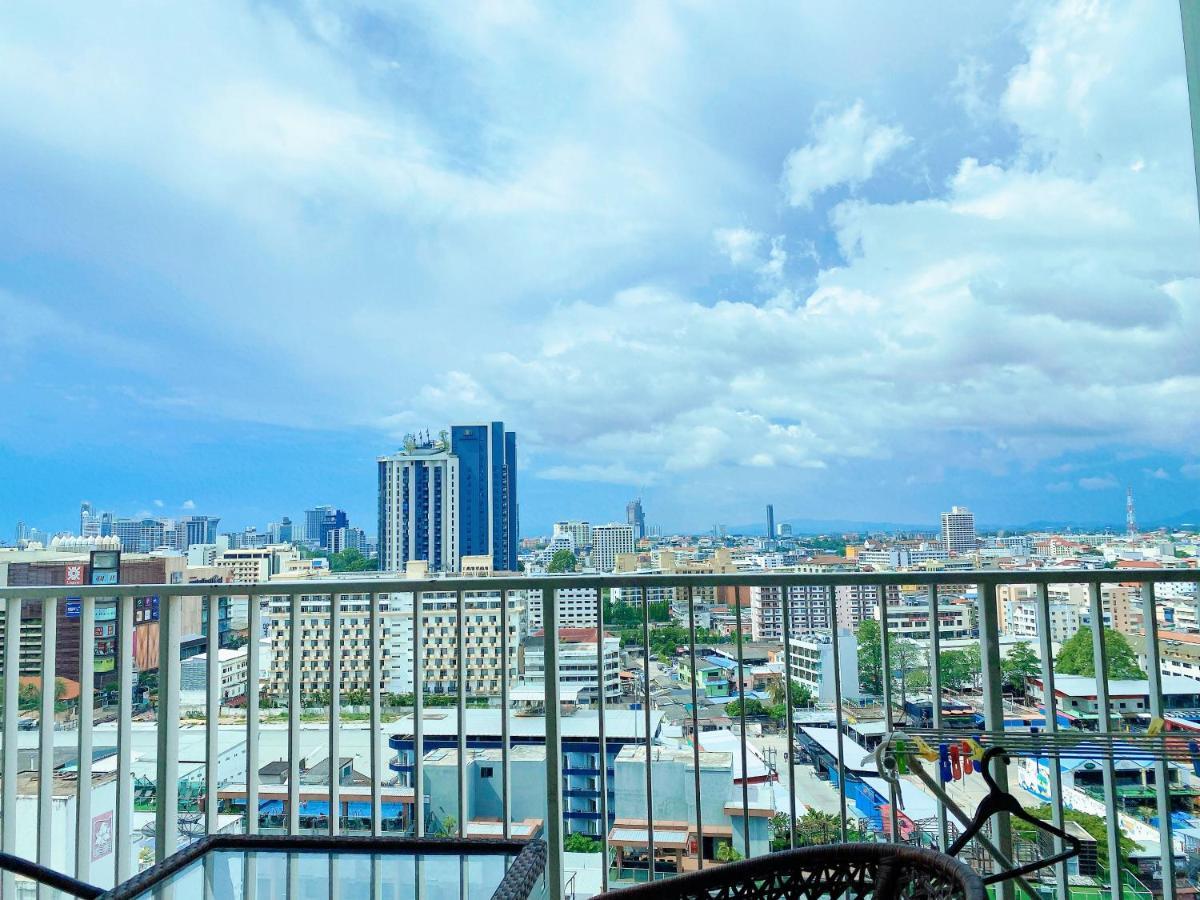 The Base Seaview Holiday Inn Pattaya Εξωτερικό φωτογραφία