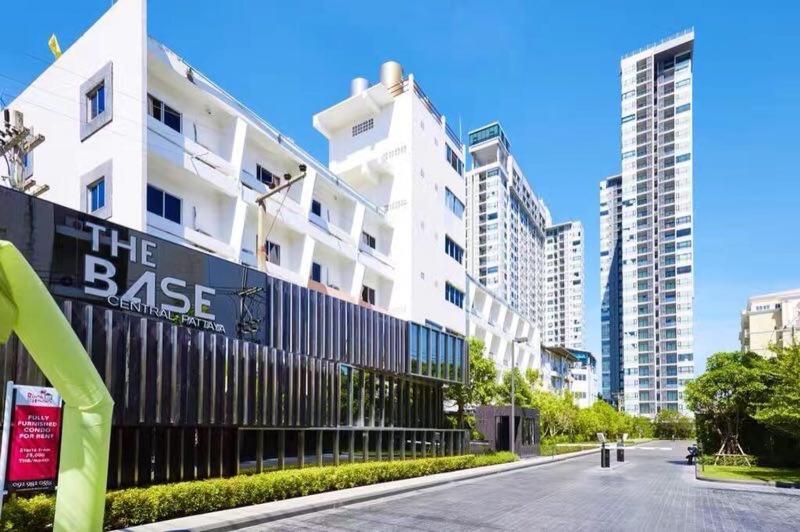 The Base Seaview Holiday Inn Pattaya Εξωτερικό φωτογραφία