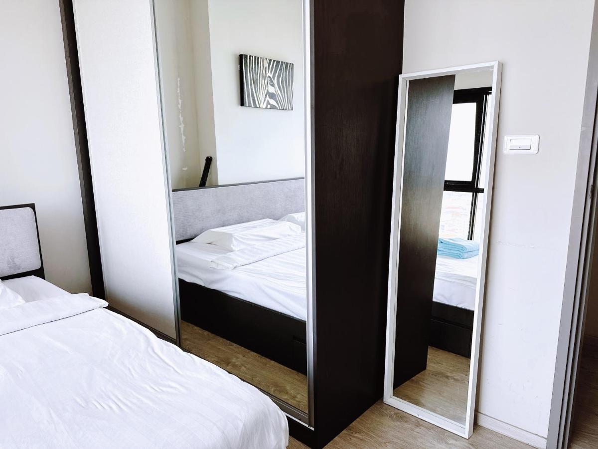 The Base Seaview Holiday Inn Pattaya Εξωτερικό φωτογραφία