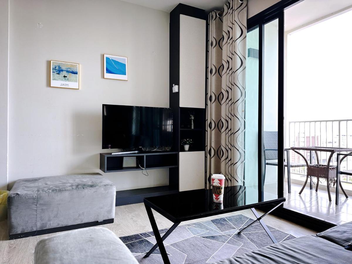 The Base Seaview Holiday Inn Pattaya Εξωτερικό φωτογραφία