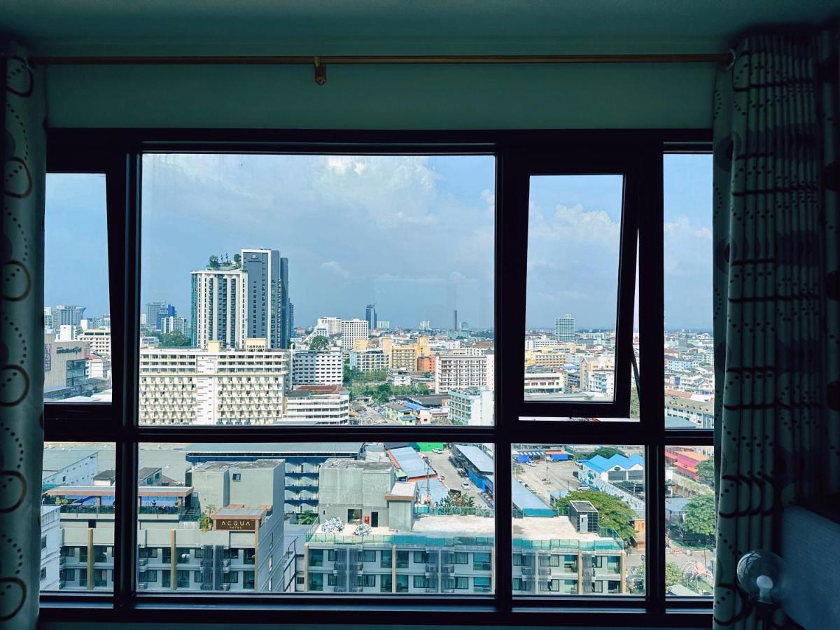 The Base Seaview Holiday Inn Pattaya Εξωτερικό φωτογραφία