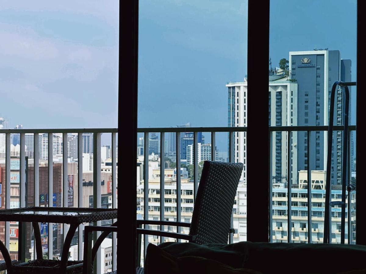 The Base Seaview Holiday Inn Pattaya Εξωτερικό φωτογραφία