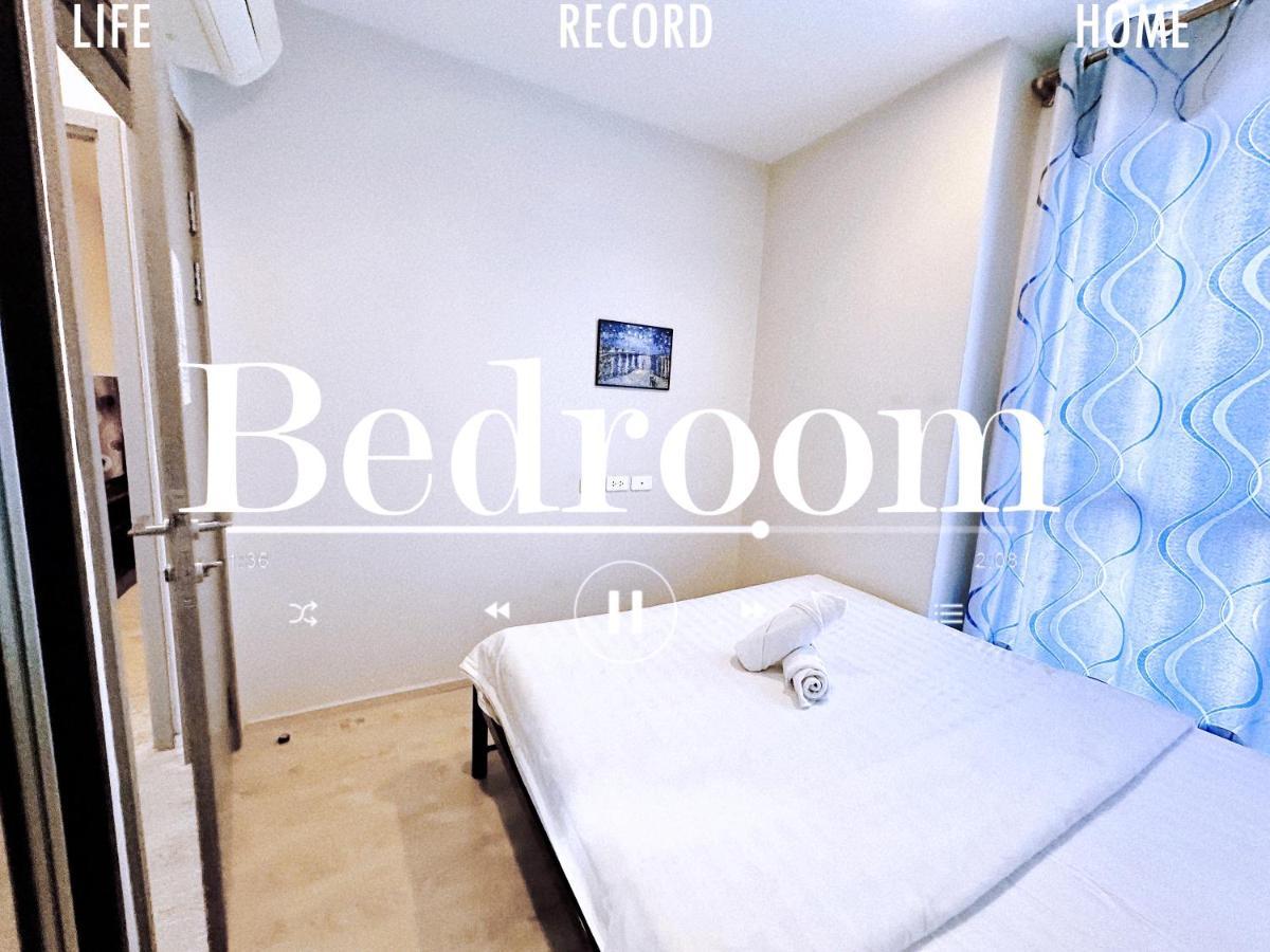 The Base Seaview Holiday Inn Pattaya Εξωτερικό φωτογραφία