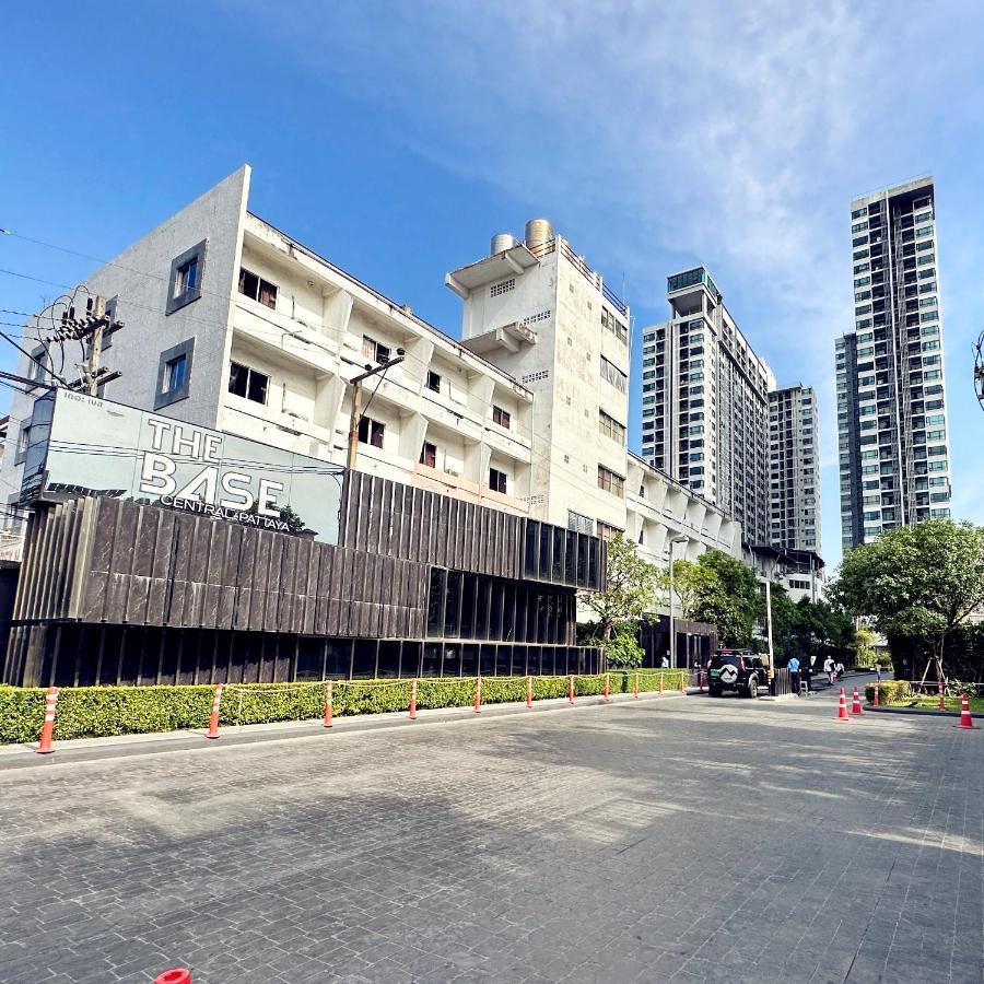 The Base Seaview Holiday Inn Pattaya Εξωτερικό φωτογραφία