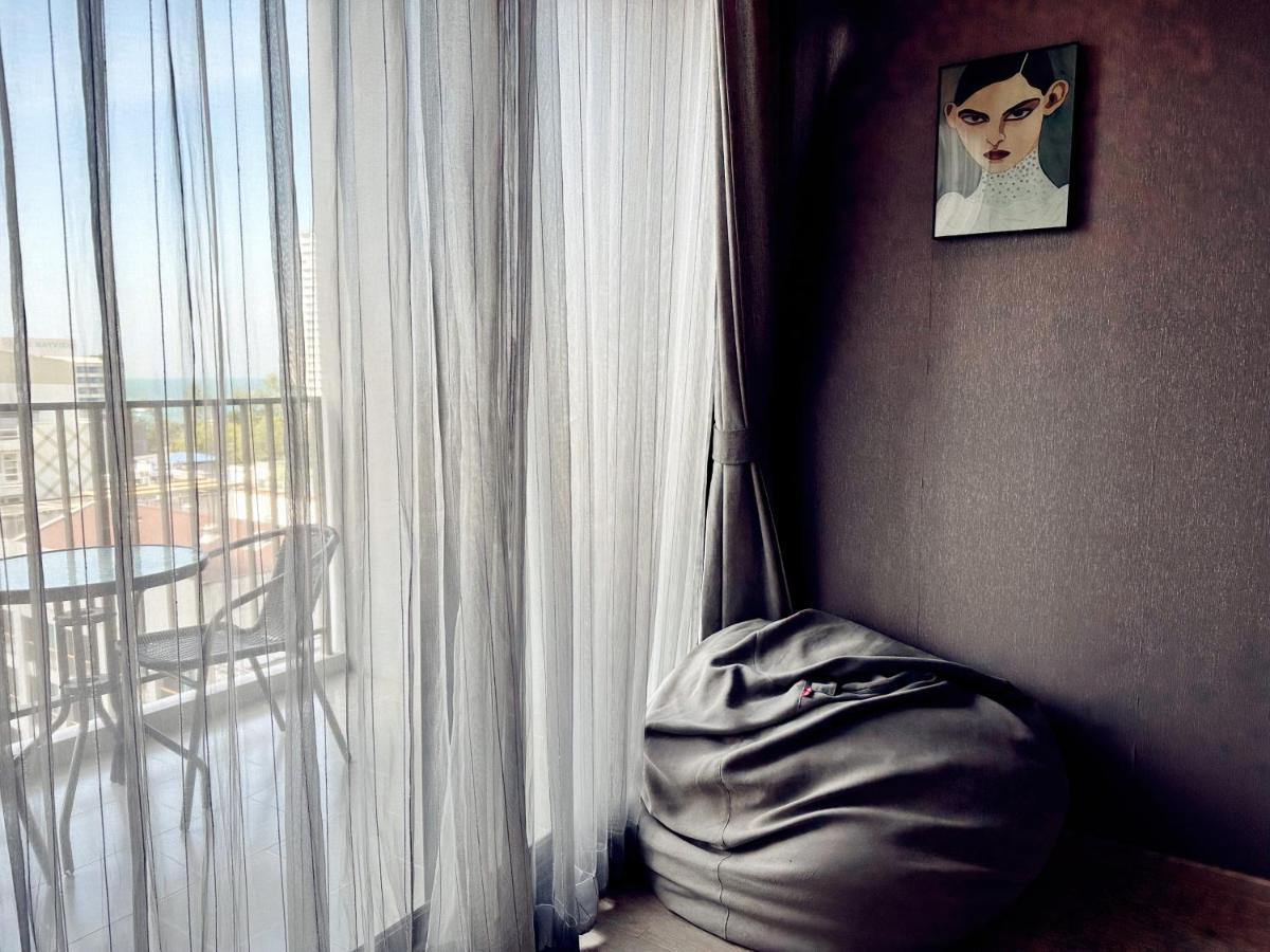 The Base Seaview Holiday Inn Pattaya Εξωτερικό φωτογραφία